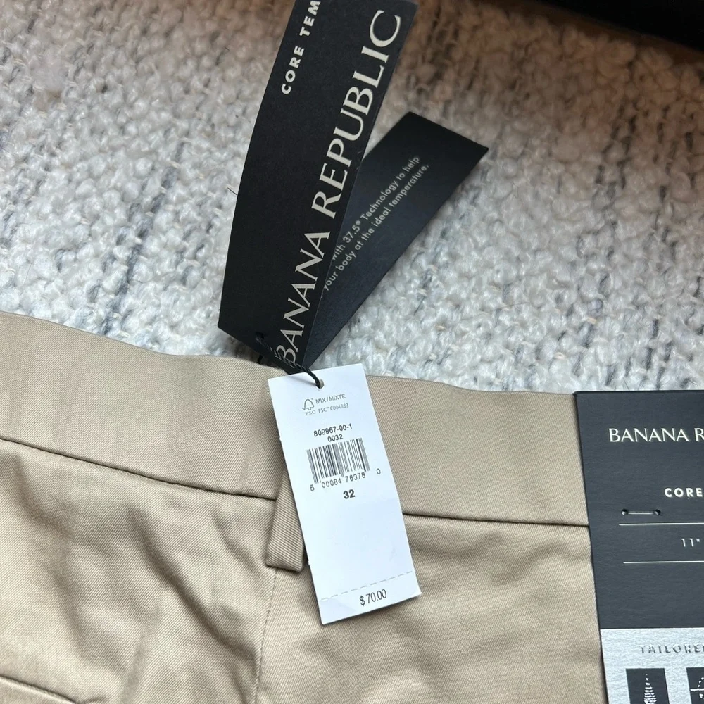 NWT Banana Republic Men’s Core Temp  Khaki Shorts